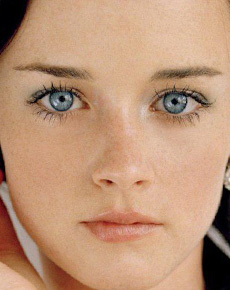 Alexis Bledel's lips