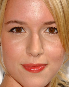 Alona Tal's lips