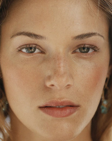 Amanda Righetti's lips