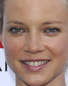 Amy Smart's lips