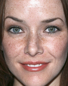 Annie Wersching's eyes