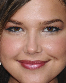 Arielle Kebbel's lips