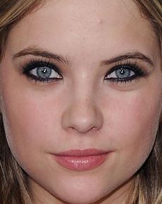 Ashley Benson's eyes