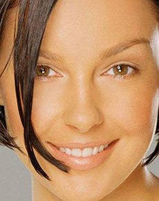 Ashley Judd's eyes