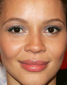 Carmen Ejogo's lips