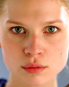 Clemence Poesy's eyes