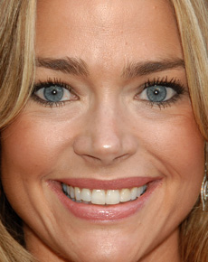 Denise Richards's eyes