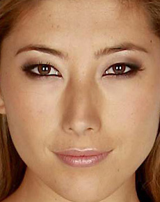 Dichen Lachman's lips