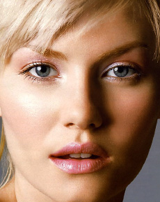 Elisha Cuthbert's lips