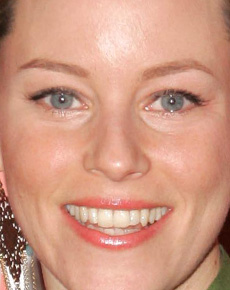 Elizabeth Banks's lips