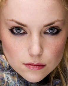 Izabella Miko's eyes