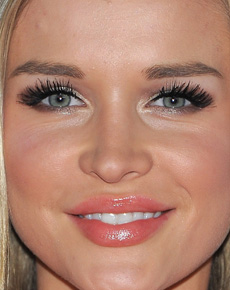 Joanna Krupa's eyes