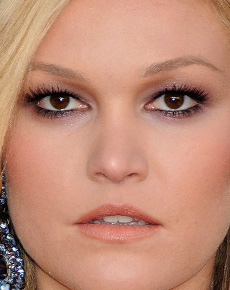 Julia Stiles's lips