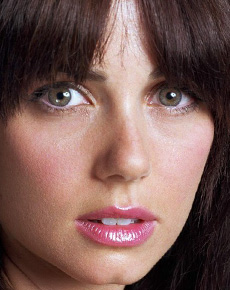 Mia Kirshner