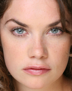 Ruth Wilson's lips