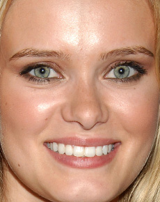 Sara Paxton's Face