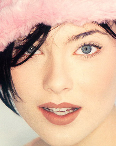 Shalom Harlow's eyes