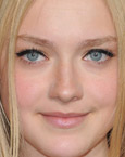 Dakota Fanning's eyes