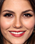 Victoria Justice's eyes