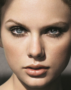 Taylor Swift's eyes